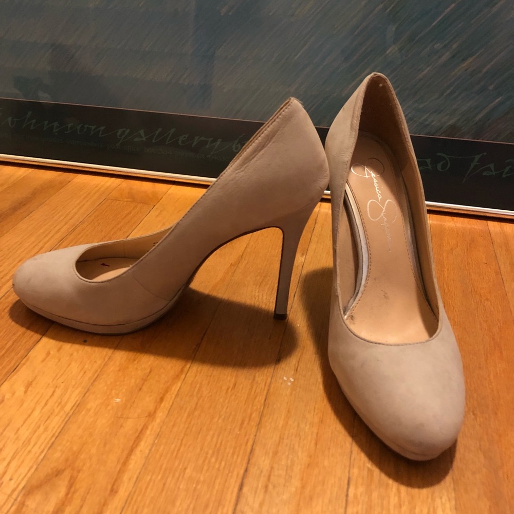 Jessica Simpson pumps!